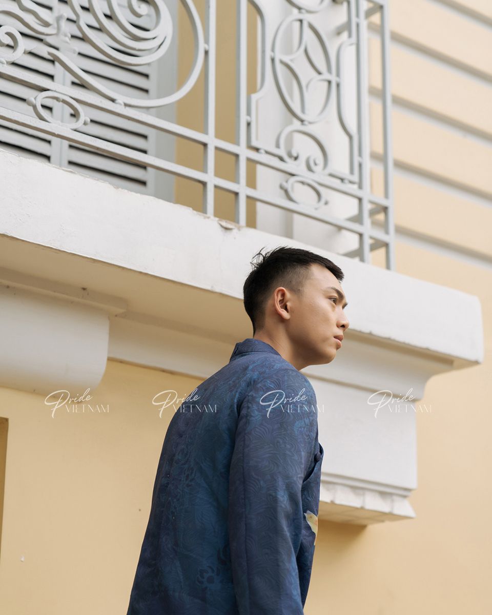 Áo Dài Gấm Xanh Bừng Sắc Xuân