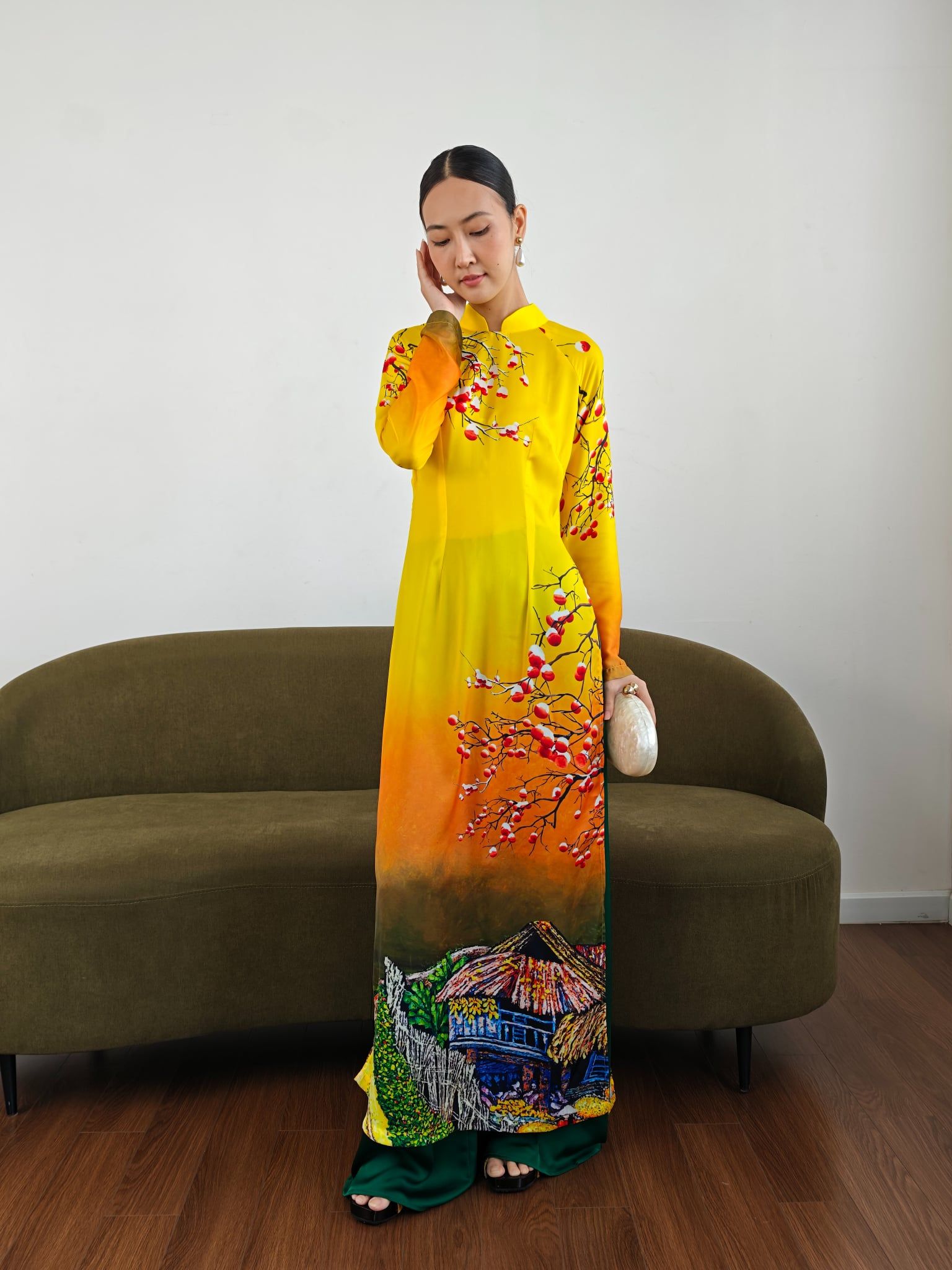 Áo Dài Lụa Vàng Trái Hồng