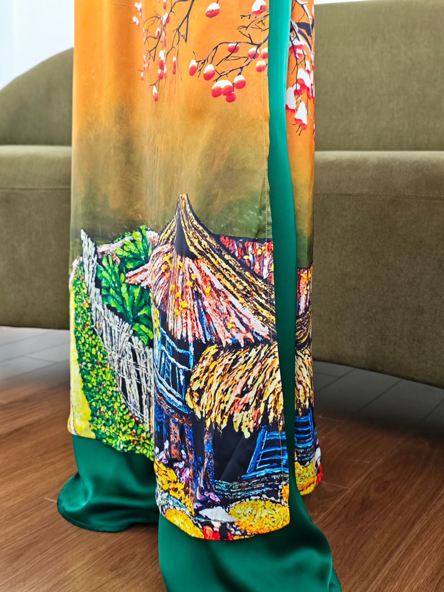 Áo Dài Lụa Vàng Trái Hồng