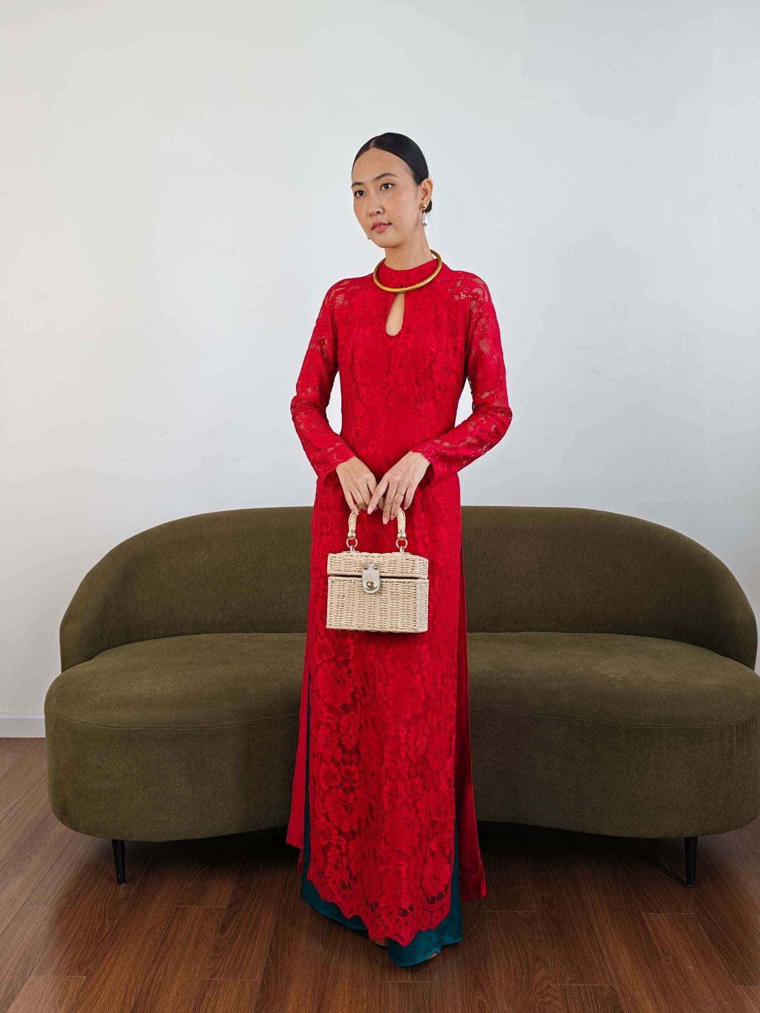 Áo Dài Ren Đỏ Pride Việt Nam