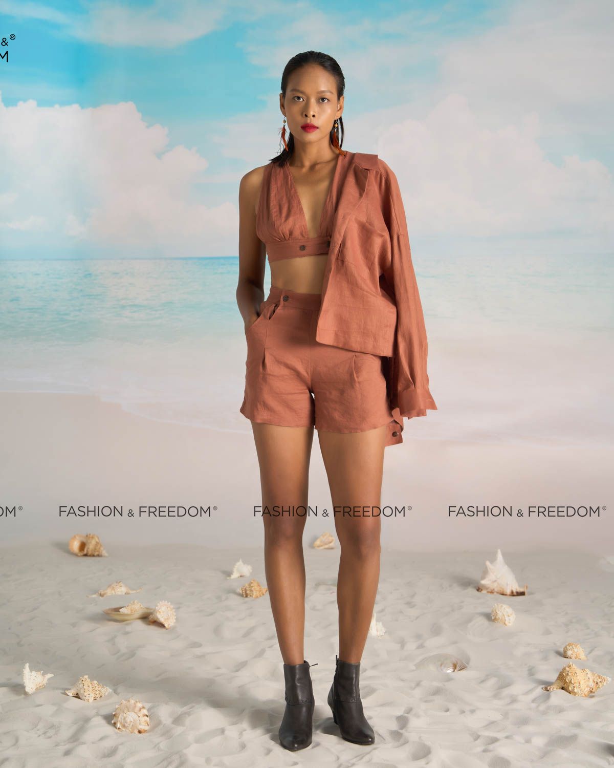 Áo khoác linen nữ Nâu Bright And Shine