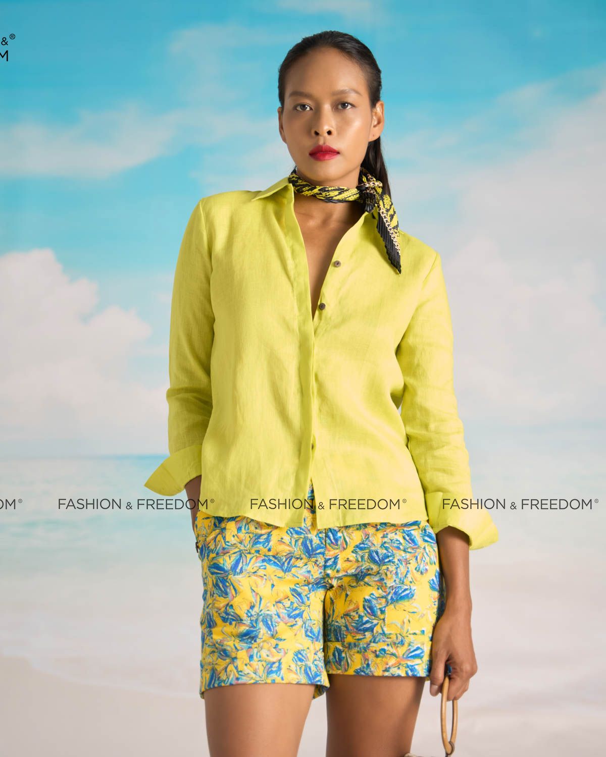 Quần Short Kaki Nữ Vàng Xanh A Touch Of Effortless Elegance