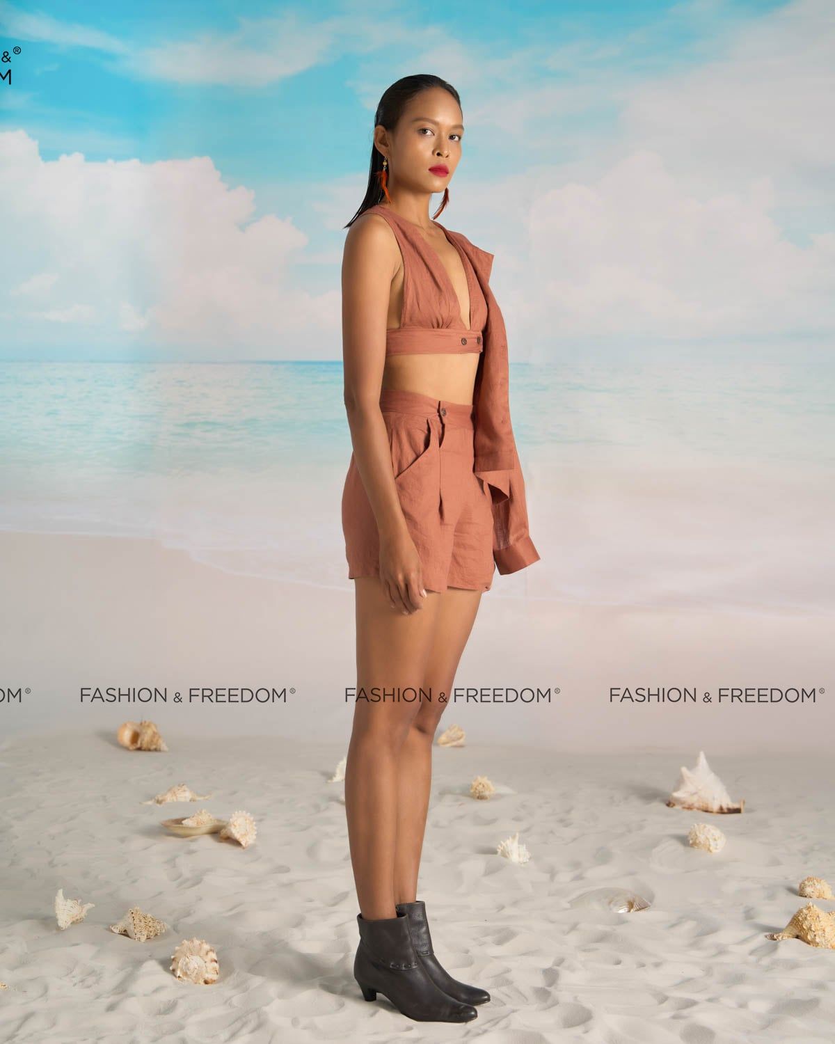 Quần Short Linen Nâu Bright And Shine