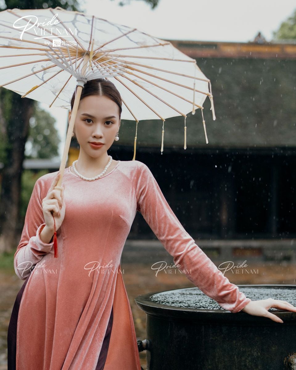 Áo Dài Nữ Nhung Hồng San Hô Pride Việt Nam