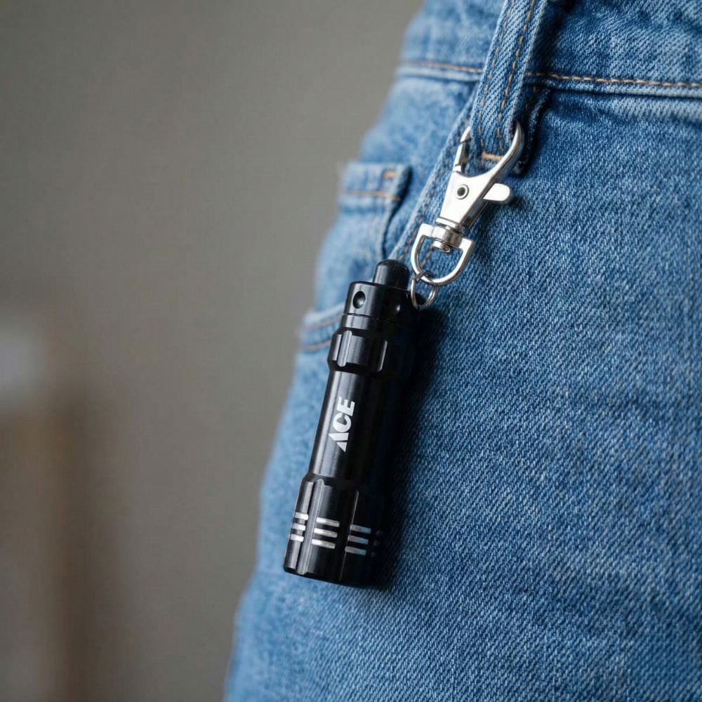 ĐÈN PIN LED ACE KÈM MÓC KHÓA SỬ DỤNG 3 PIN LR44