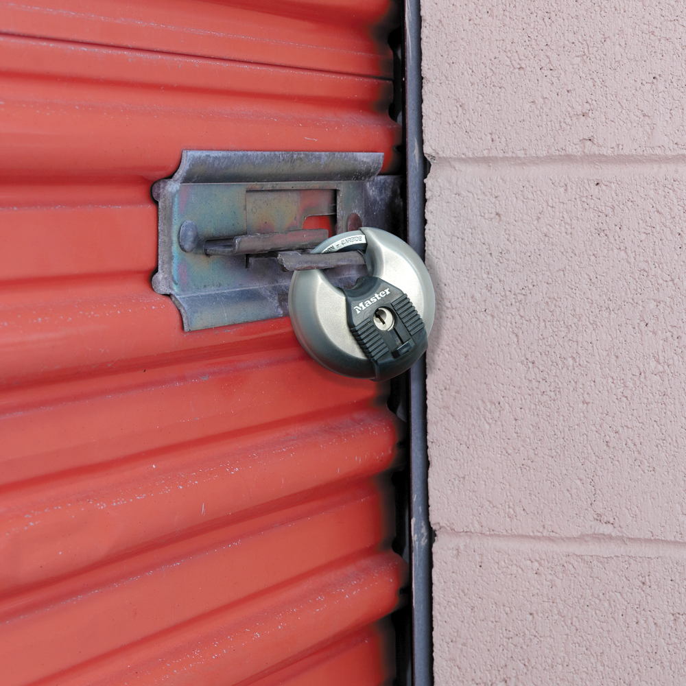 MASTER LOCK Ổ KHÓA TRÒN CÓ VỎ CHE CÀNG KHÓA 79MM
