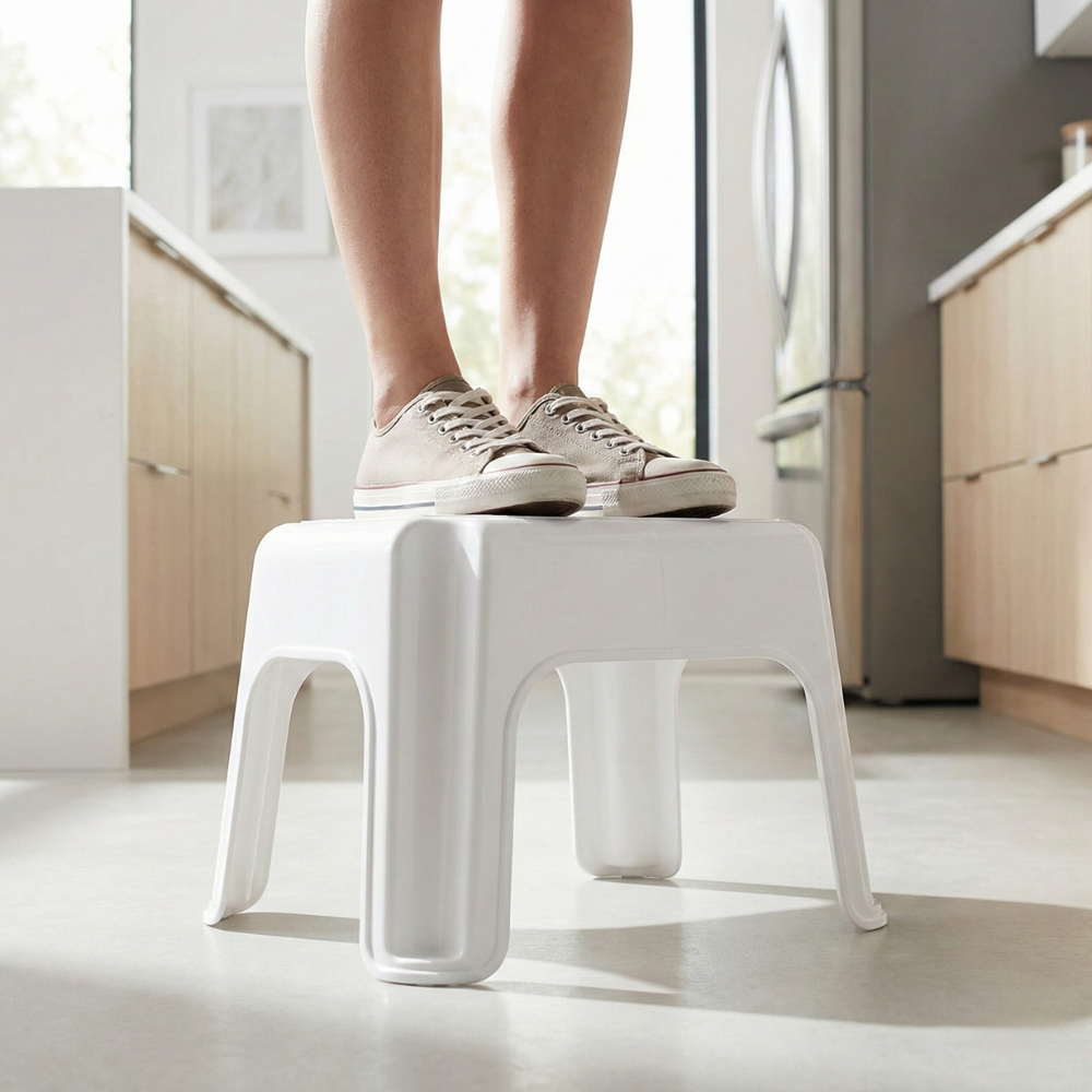 RUBBERMAID GHẾ ĐẨU NHỰA 23.9X32.3X40CM TẢI 136KG