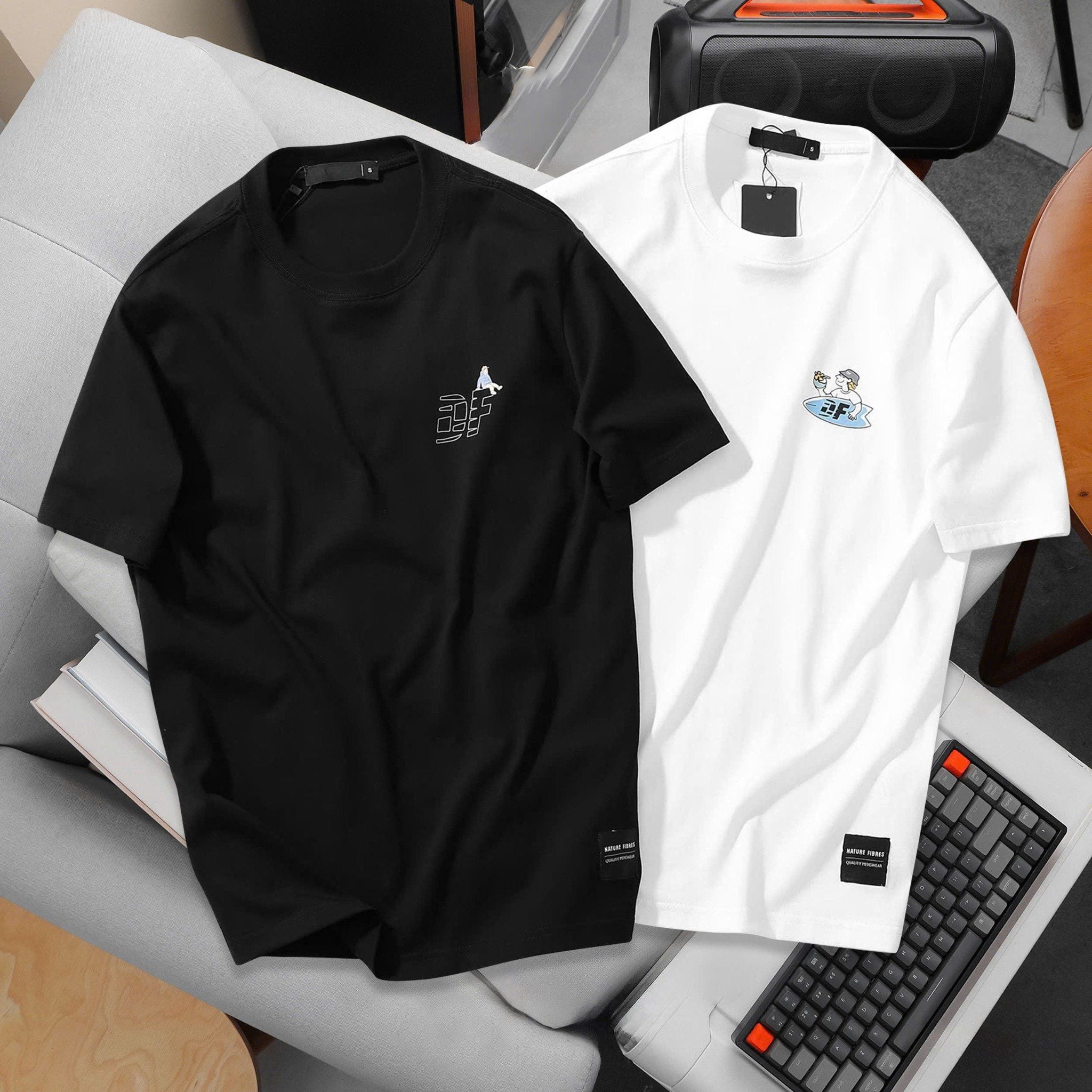  Áo Thun Typo Print​​​​​​​ Cotton 1903 