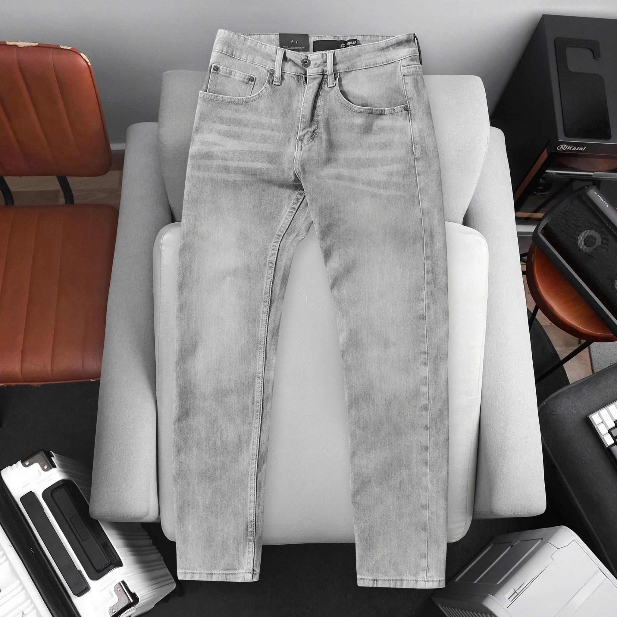 Quần Jeans Wash Xám Regular Fit 1913