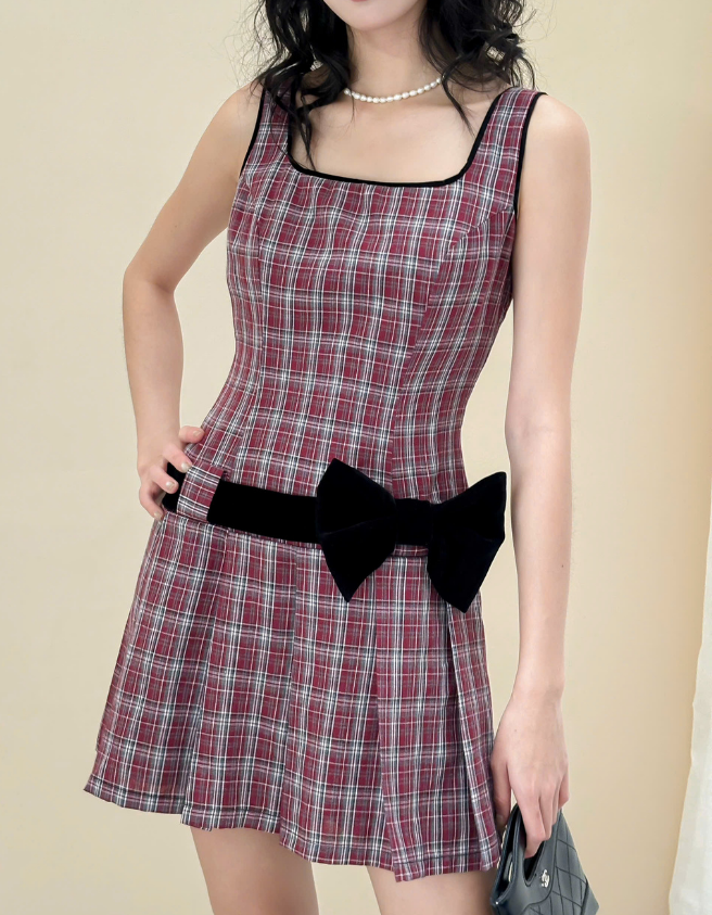  ĐẦM NGẮN DANIEL 