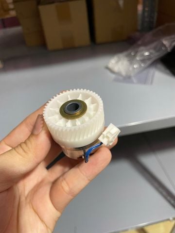 CLUTCH KHAY KÉO GIẤY XEROX 6080/7080 - 121K40440