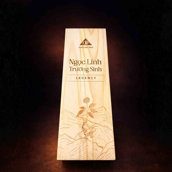  Bình Sâm Ngọc Linh Có Củ Trường Sinh Legacy 2 Lít 