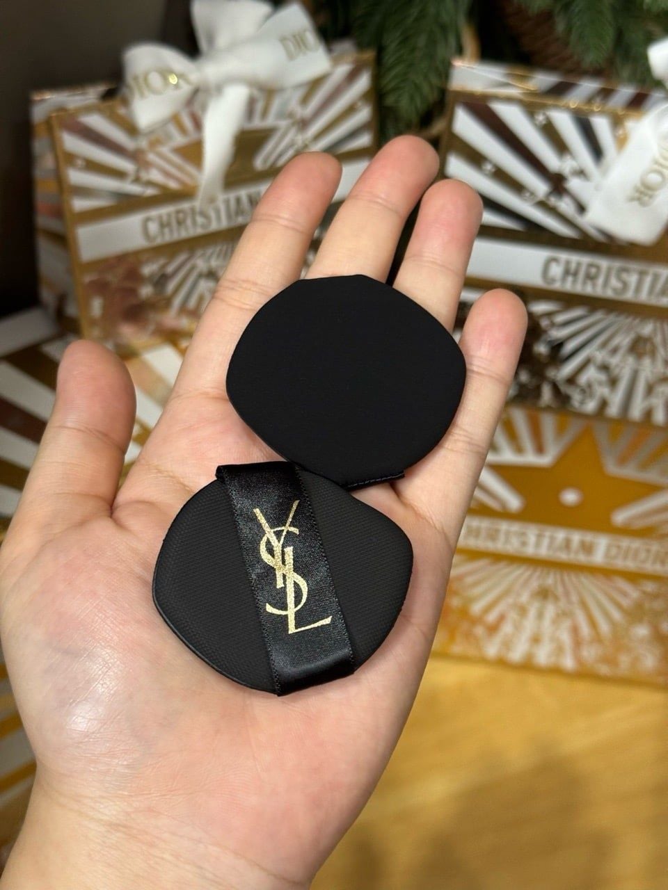 Mút đánh cushion YSL