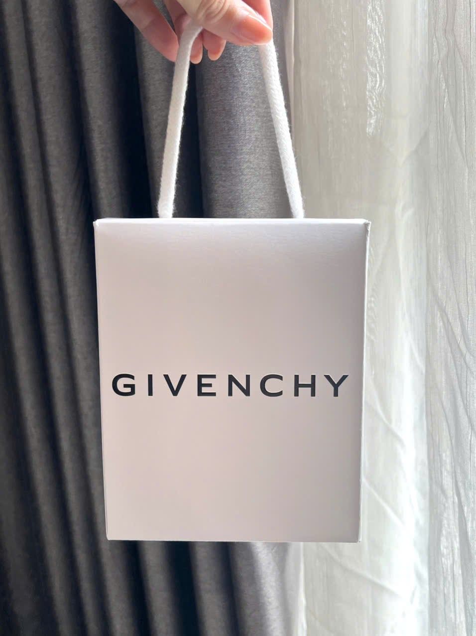 Túi giấy Givenchy Trắng