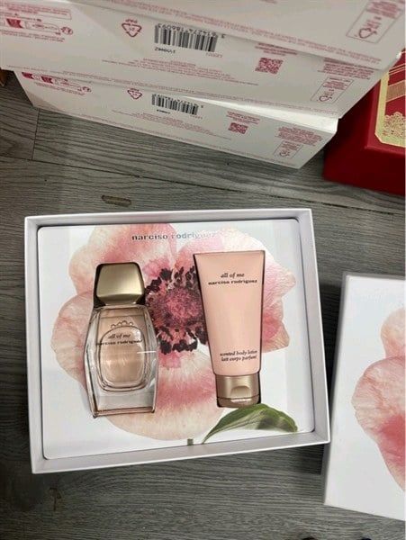 Sét nước hoa Narciso all of Me 50ml + Body lotion 50ml
