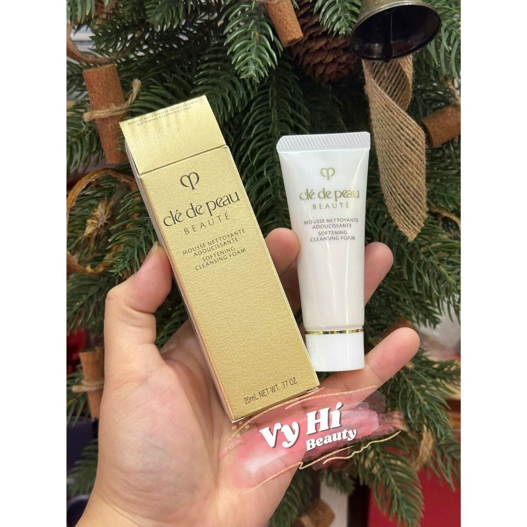 Sữa rửa mặt Cle de Peau Softening Cleansing Foam