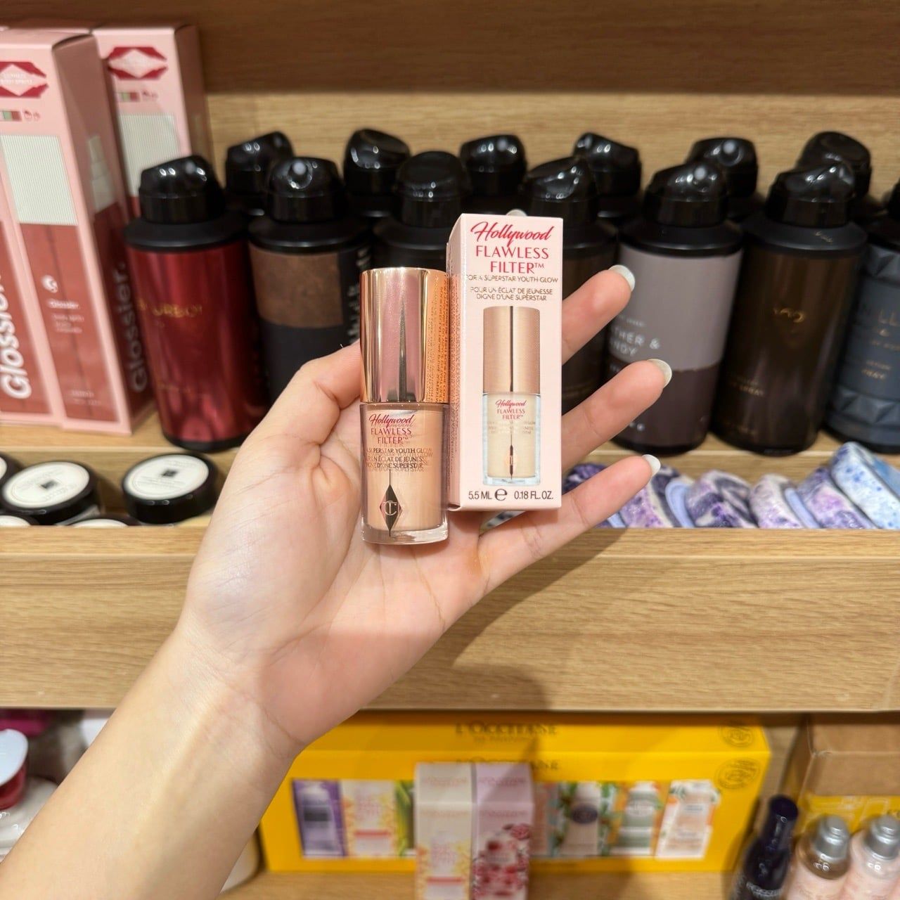 Kem nền Charlotte Tilbury Hollywood Flawless Filter