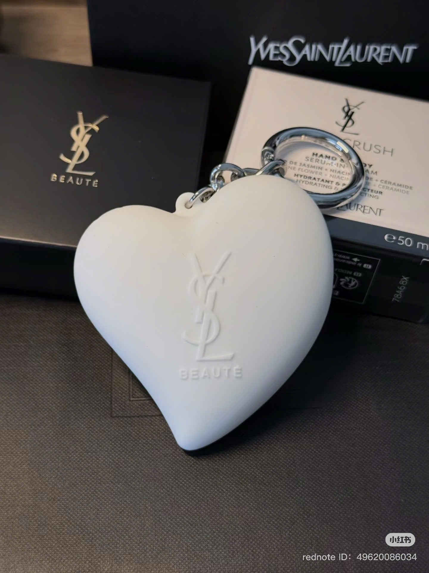 CHỈ BÁN KÈM KEM TAY - Case kem tay YSL Care Crush Case chất liệu nhựa