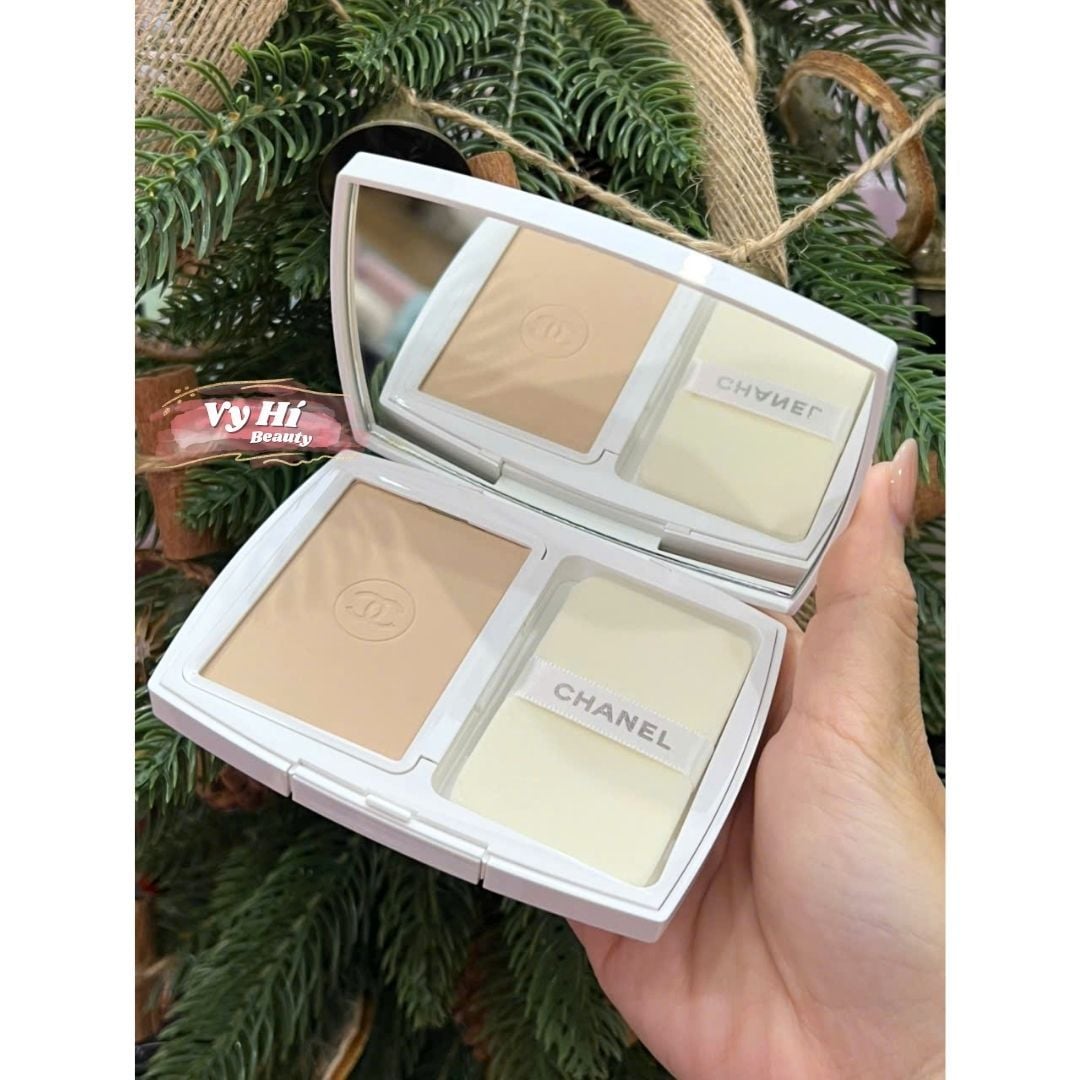 Phấn nền Chanel Bright Compact Foundation SPF39/PA+++ 12g