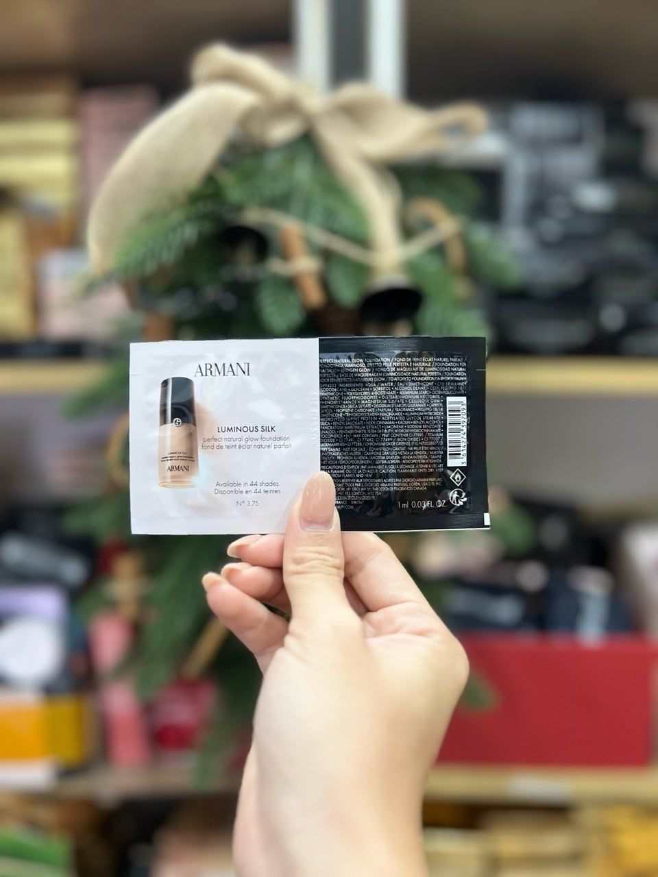Sample Kem nền Giorgio Armani Luminous Silk 1ml