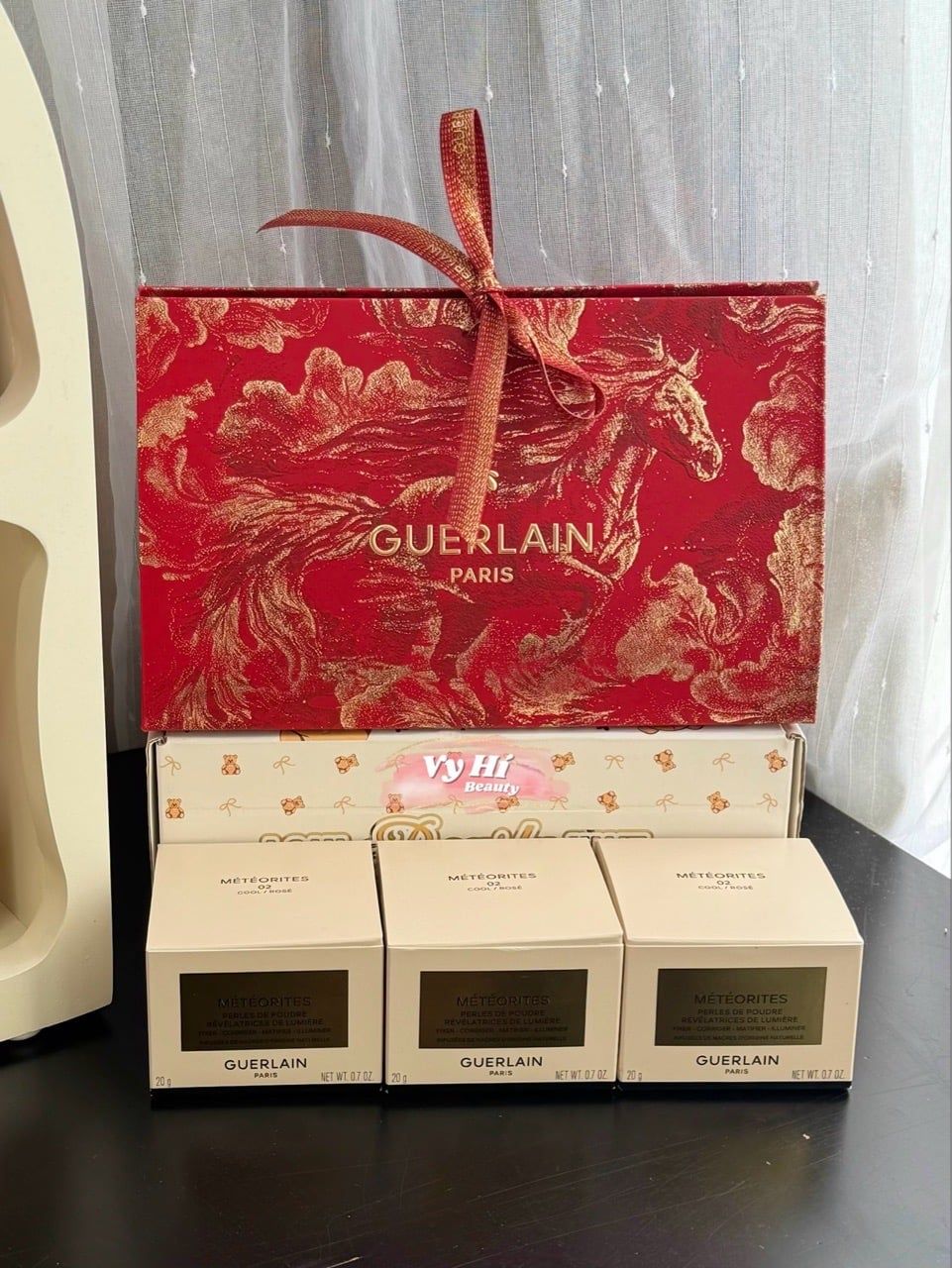 Túi giấy Guerlain ĐỎ hoạ tiết ngựa vàng 22 x 14 x 8 cm