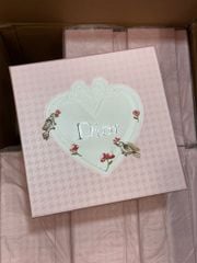 Hộp quà Dior TRÁI TIM HỒNG 22.5 x 22.5 x 11.5 cm