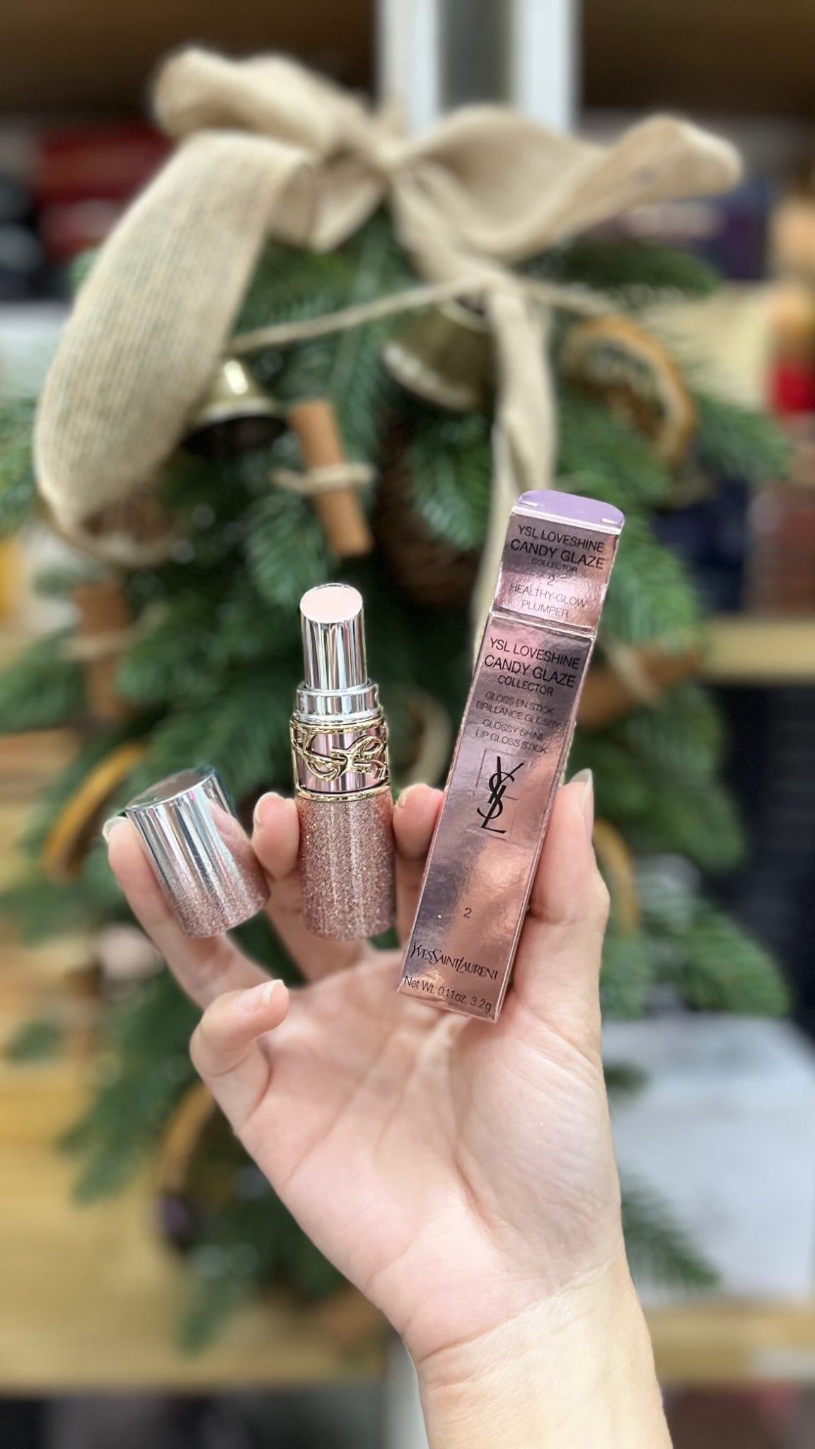 Son thỏi YSL Loveshine Candy BLING thuộc BST Valentine 2026