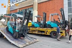 Xe nâng điện 5 tấn