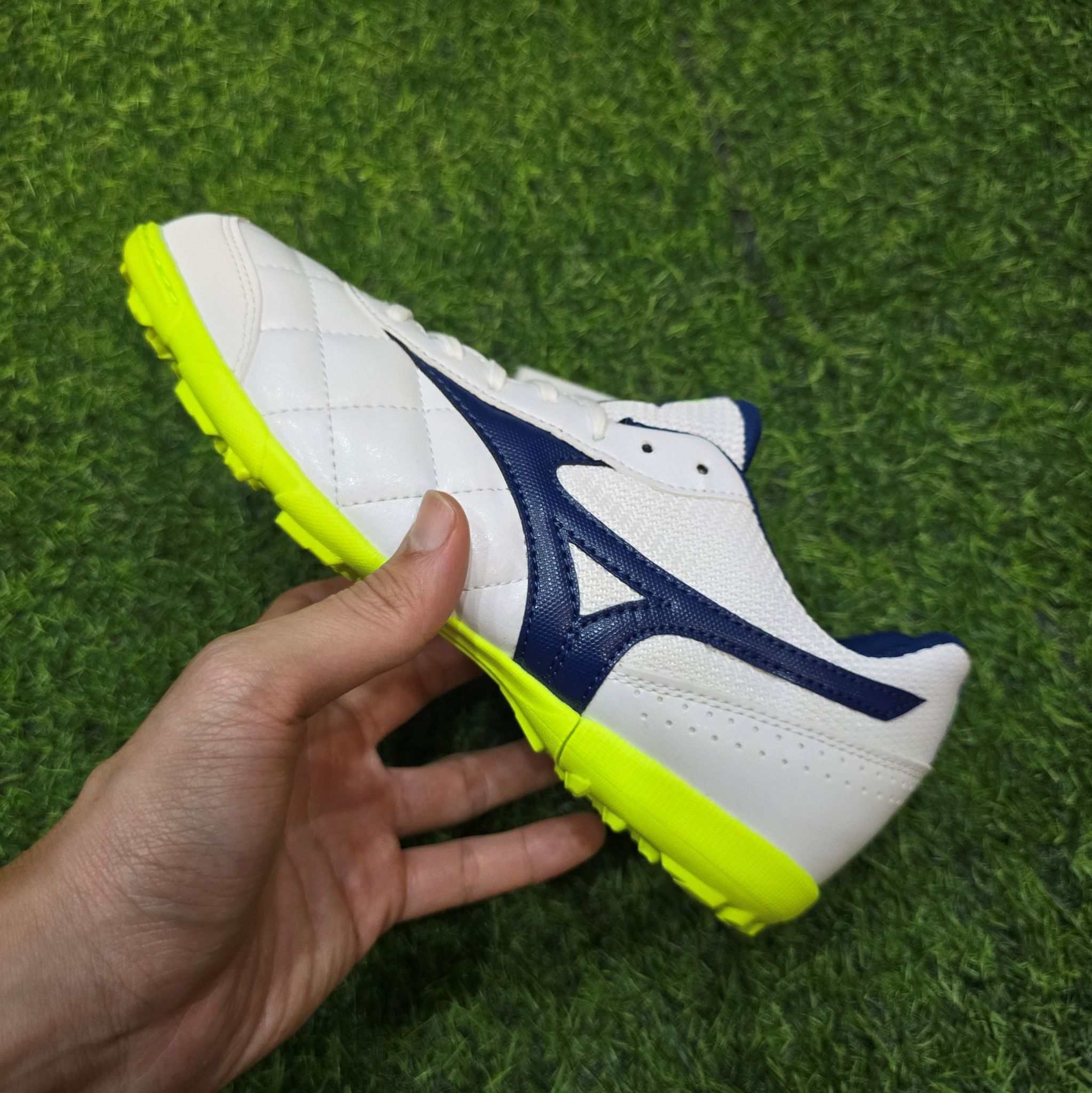  Mizuno MRL Sala Club TF - Giày Đá Bóng Chính Hãng 
