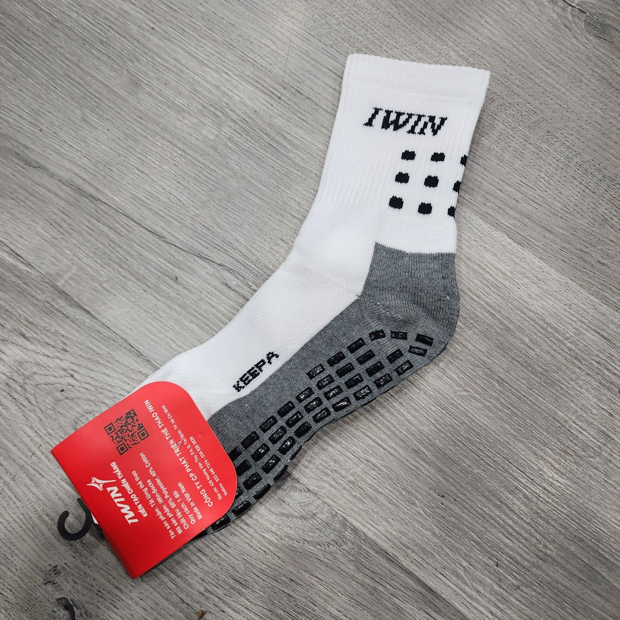  Tất chống trơn iWin IS02 Loại Lửng - Tất Bóng Đá Chính Hãng 