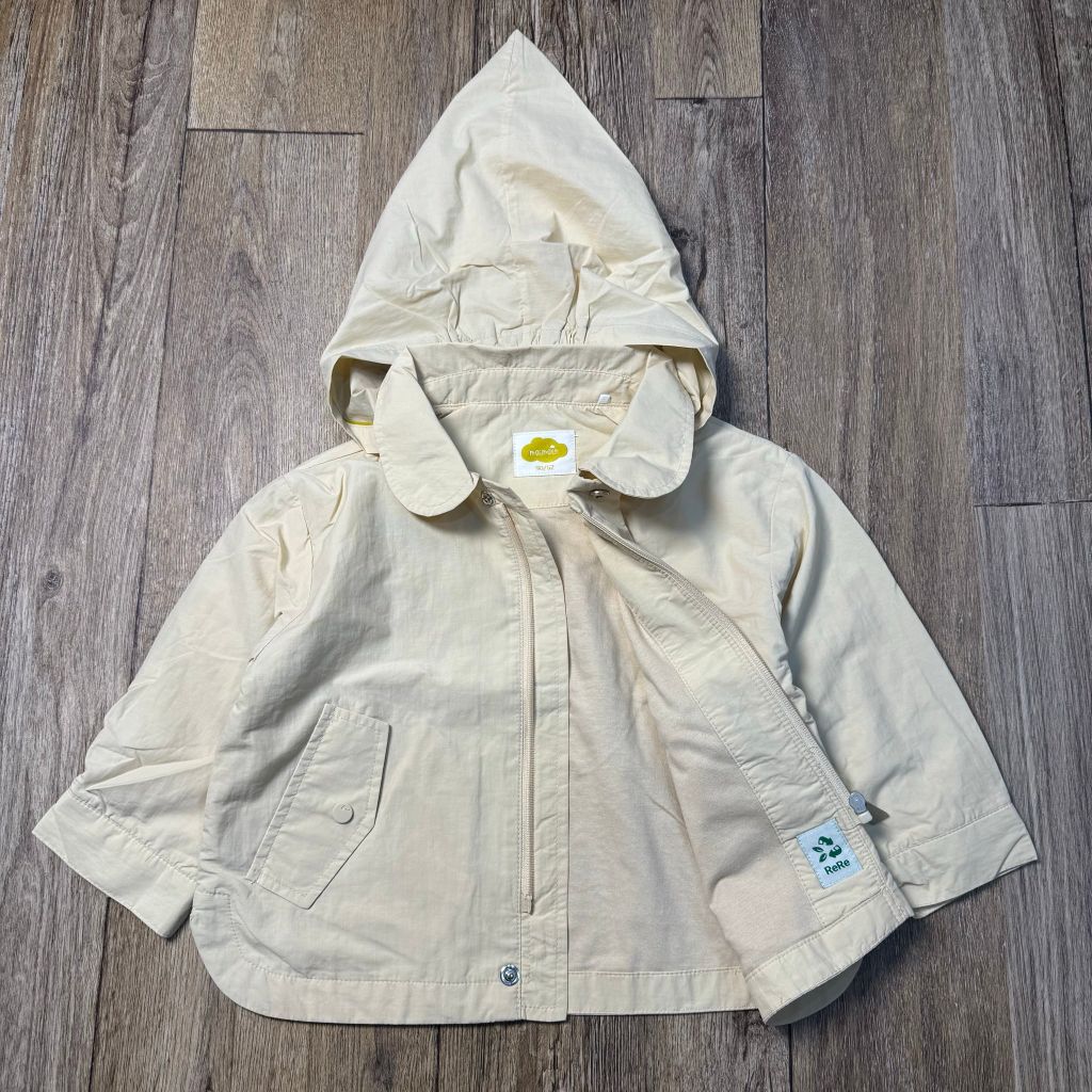 Áo khoác gió Moimoln 2 lớp lót cotton mũ chóp màu be bé gái size 90-120