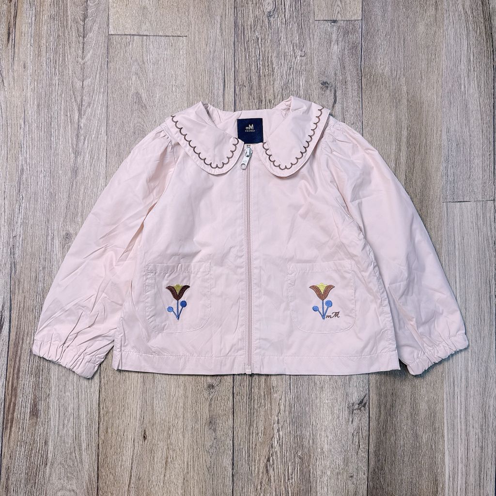 Áo khoác gió Moimoln lót lưới màu hồng cổ sen thêu hoa bé gái size 90-130