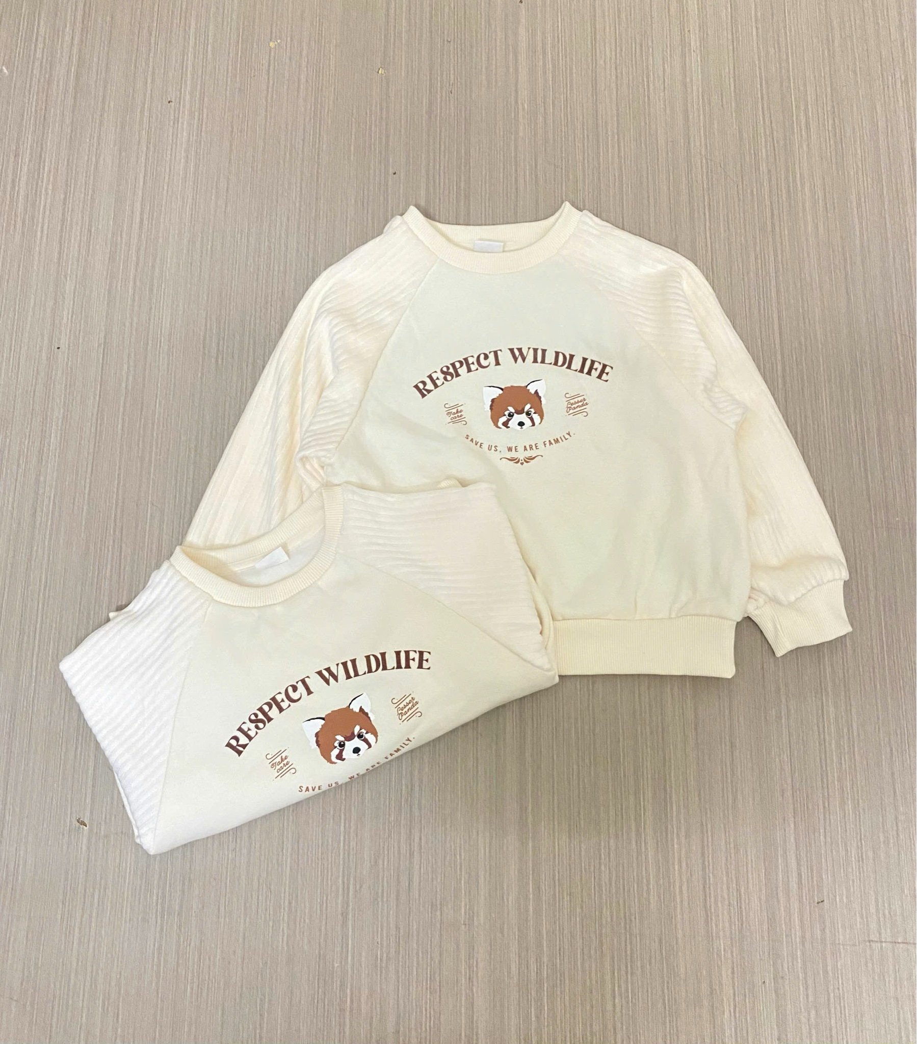 Áo nỉ nhung Topten màu kem họa tiết hình cáo cho bé size 110-150