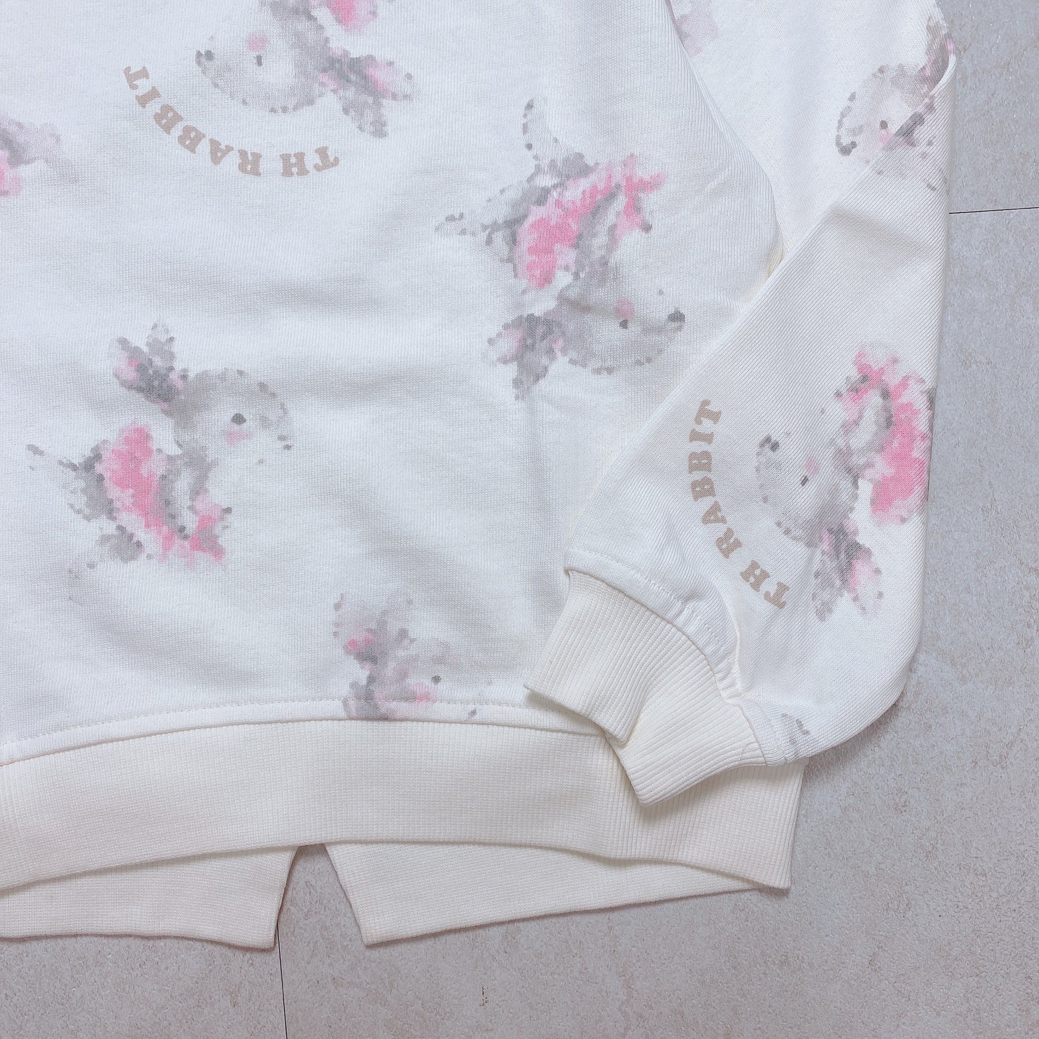 Áo nỉ da cá Toto Heros màu trắng hình thỏ size 120 - 150