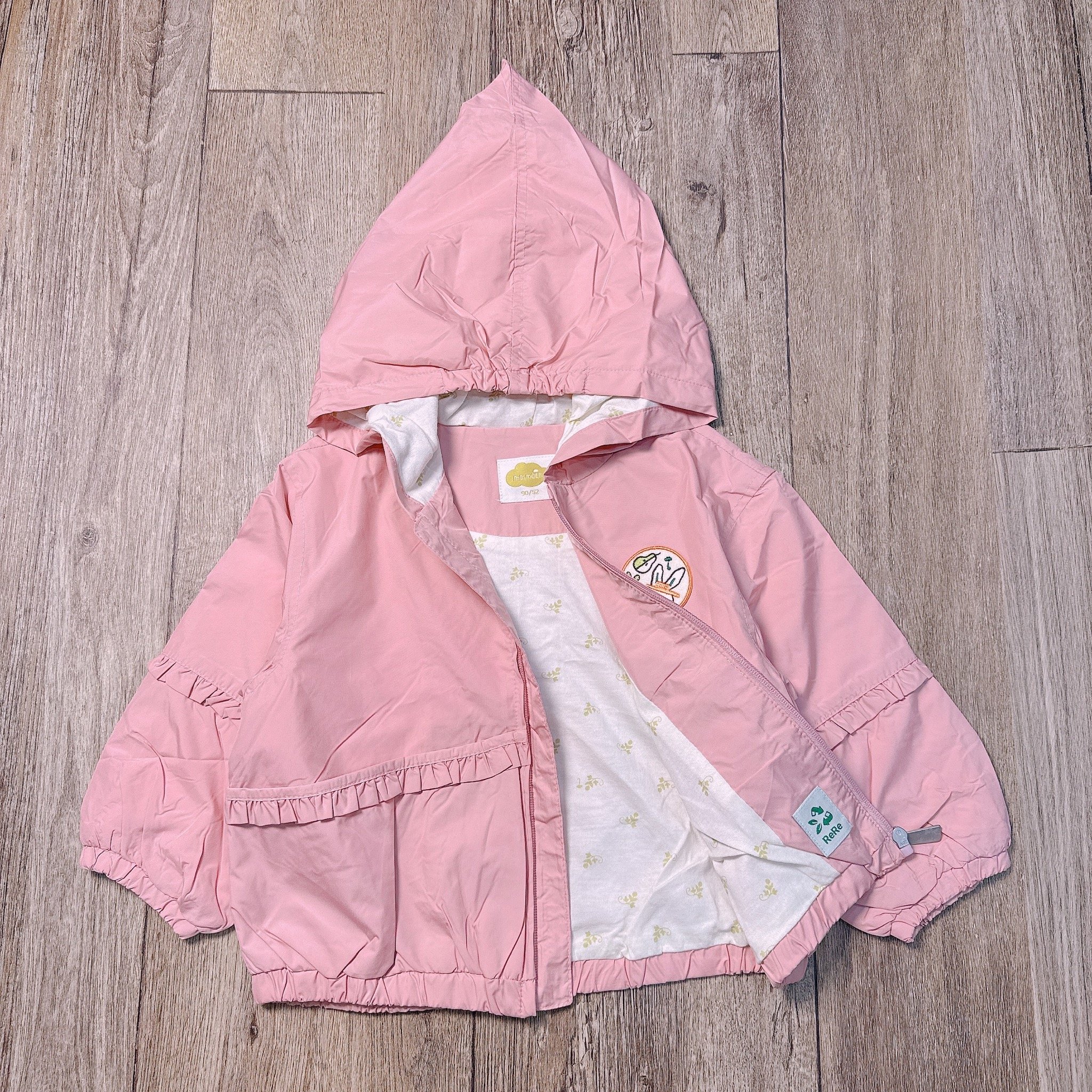 Áo khoác gió 2 lớp Moimoln màu hồng lót cotton mũ chóp bé gái size 90-120