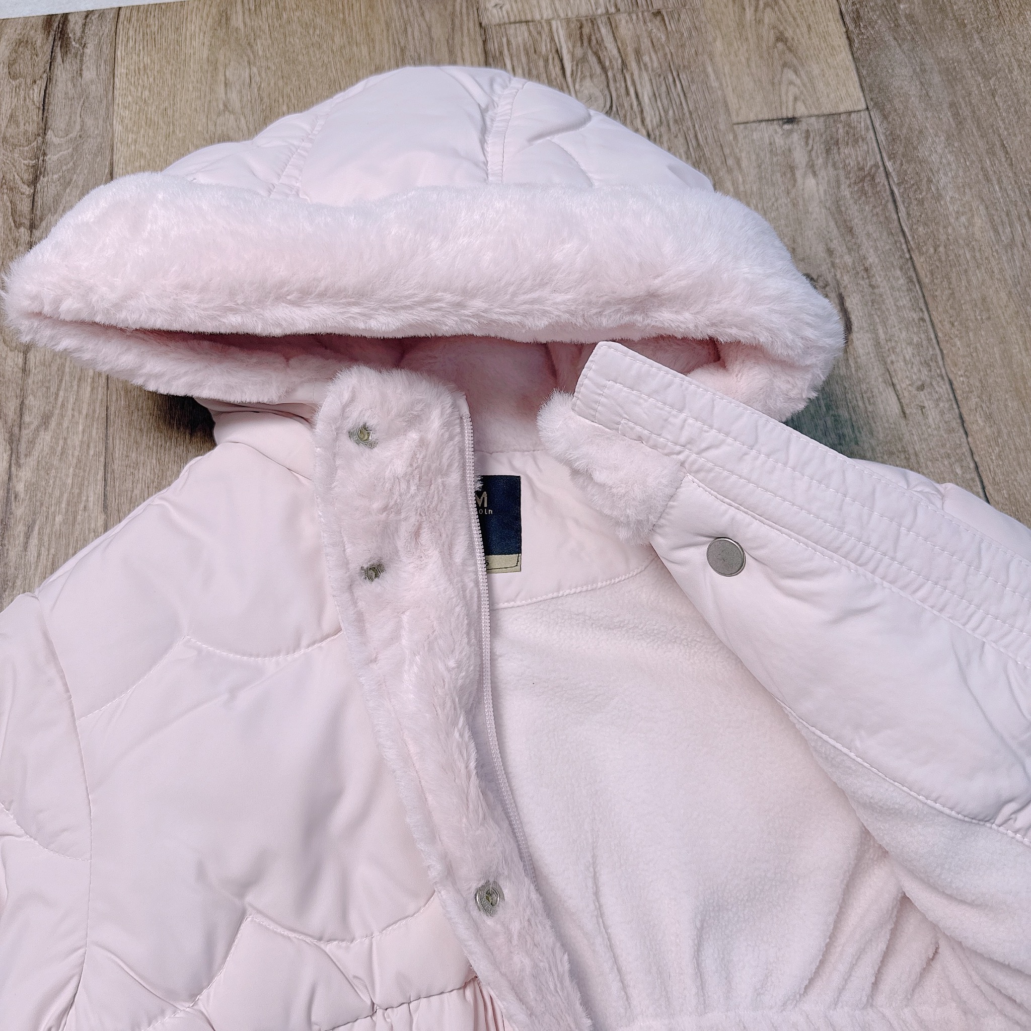 Áo khoác lông vũ Moimoln dáng dài màu hồng thắt eo mũ lông bé gái size 100-140