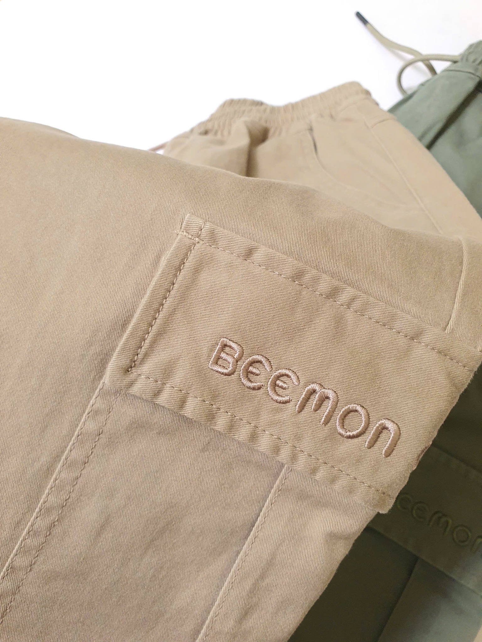Quần jogger kaki mềm Beemon túi hộp 2 màu be/rêu cho bé size 120-160