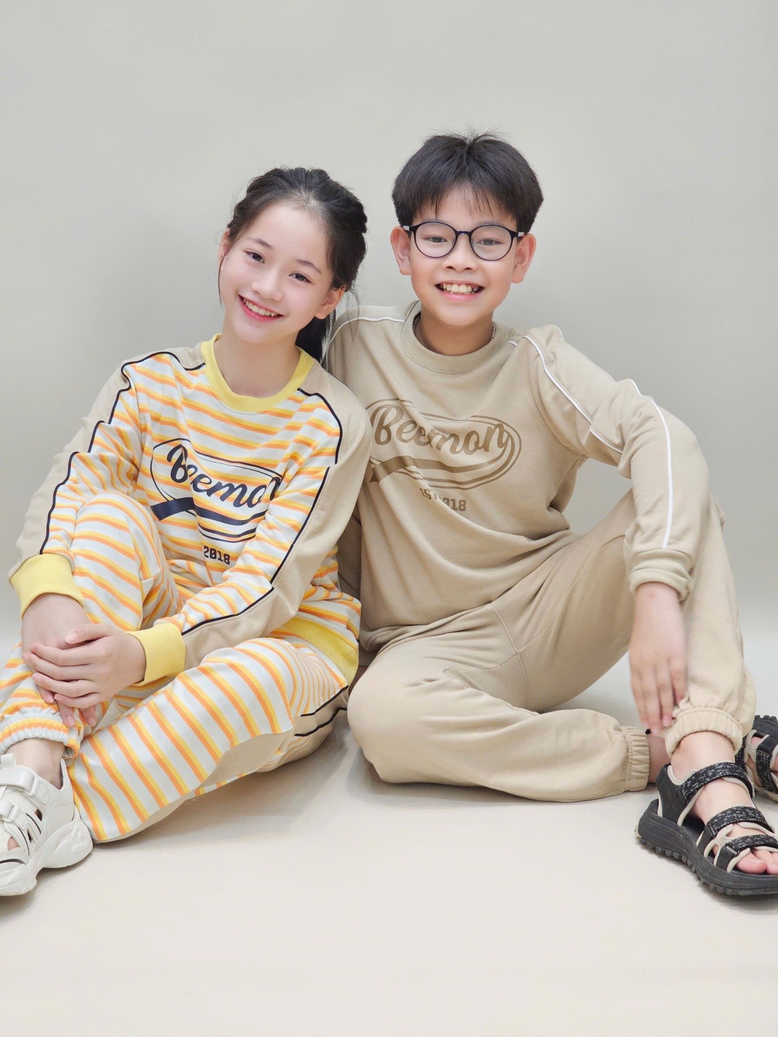 Bộ nỉ da cá Beemon cổ tròn nhiều màu cho bé size 120-160