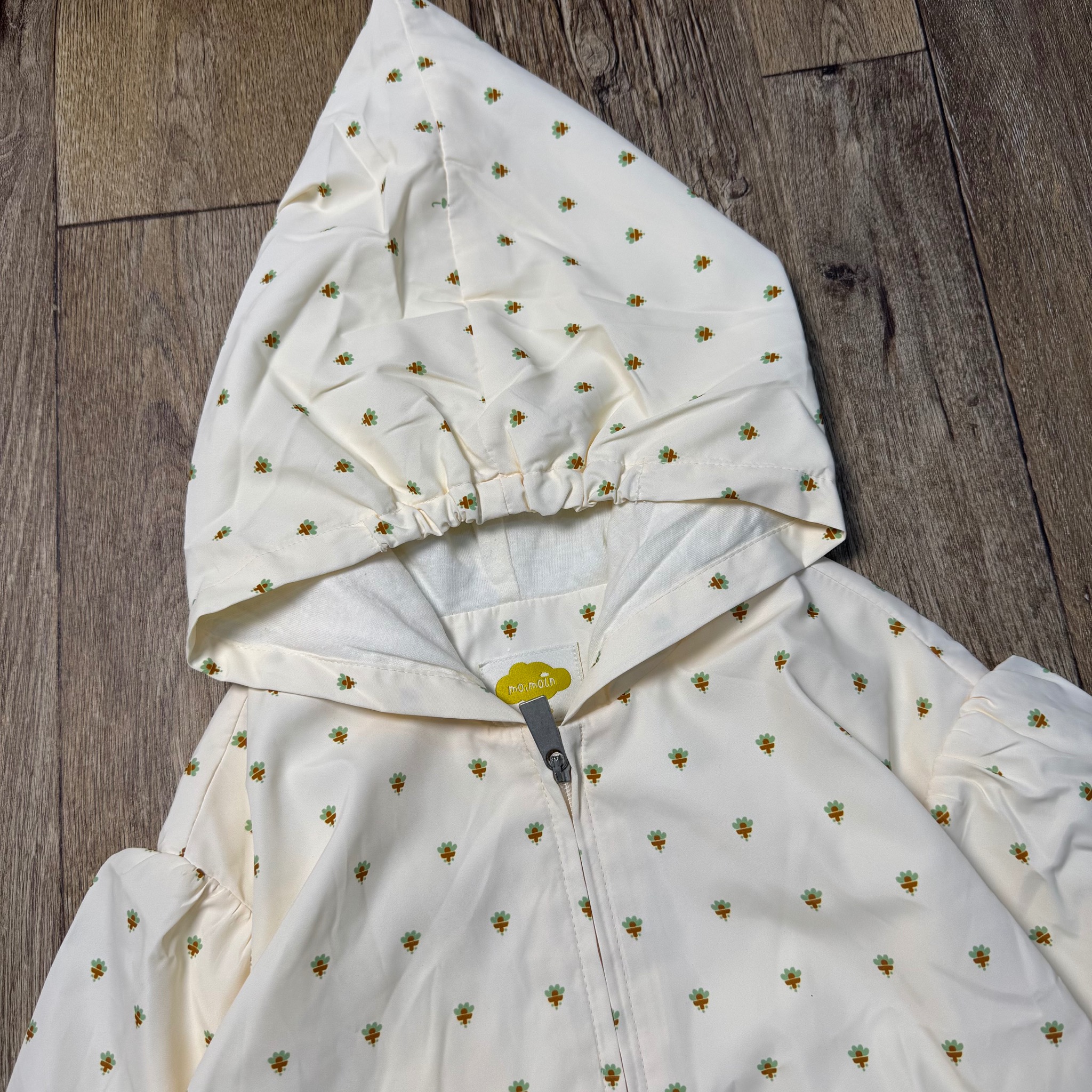 Áo khoác gió 2 lớp Moimoln lót cotton màu kem hoạ tiết hoa bé gái size 90-120