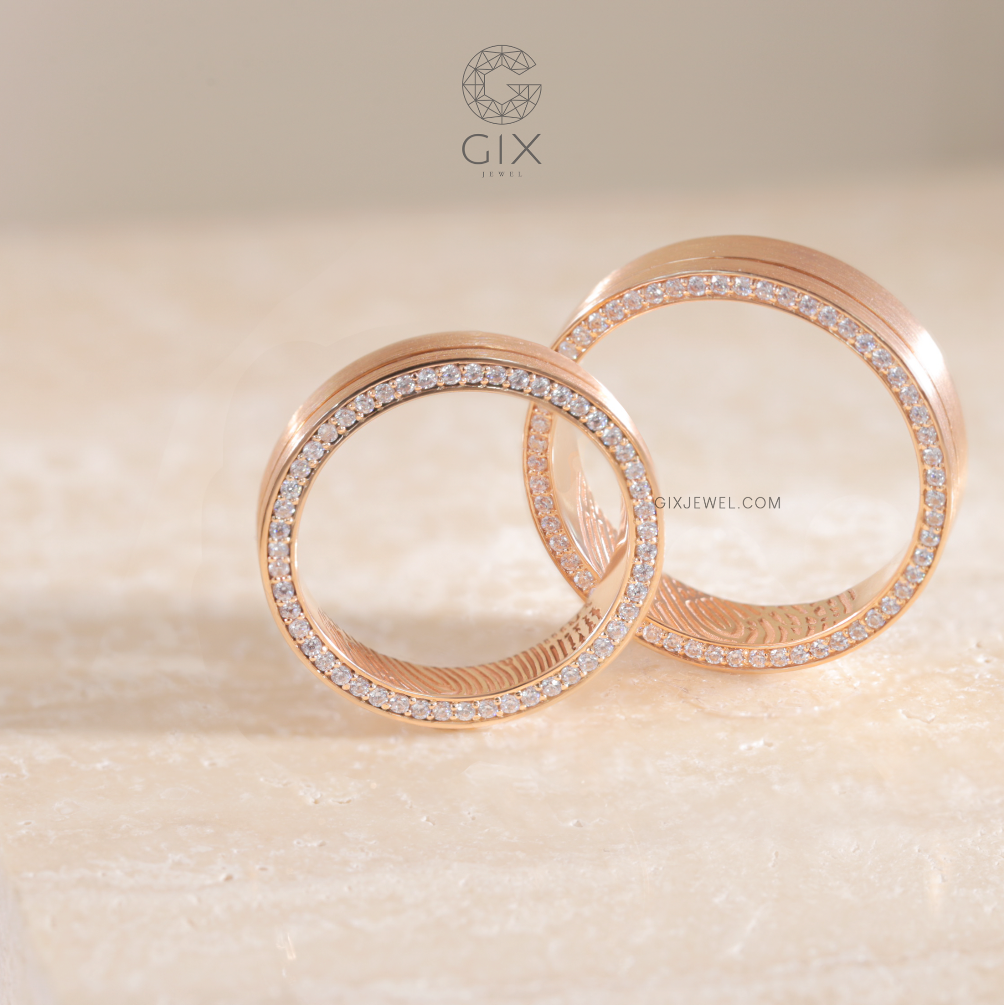  Nhẫn cưới đơn giản vàng hồng 18k đẹp kim cương nhân tạo khắc dấu vân tay Gix Jewelry 