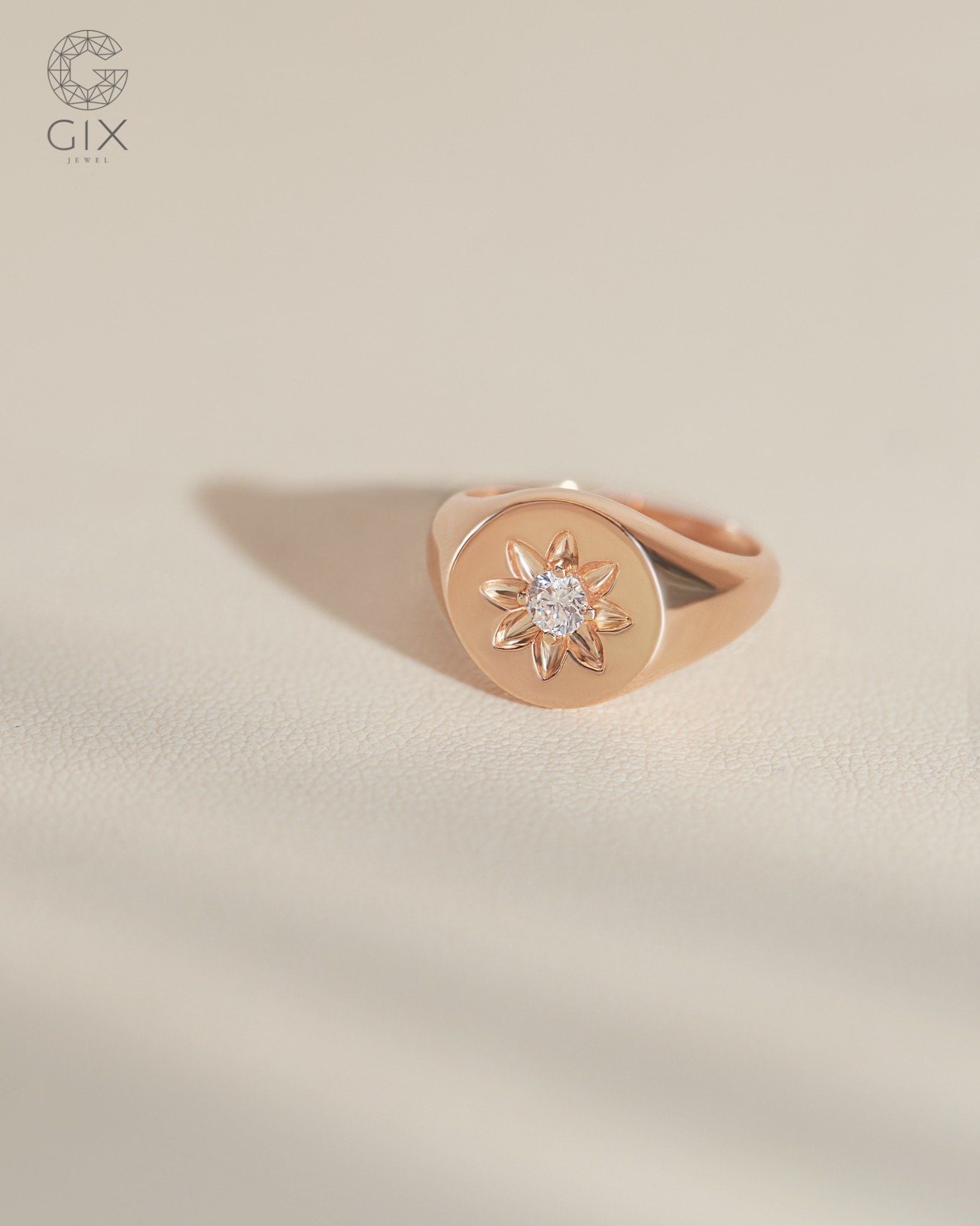  Nhẫn signet nam nữ vàng 18k & bạc 925 mặt tròn đính đá khắc hoạ tiết | Gix Jewel 