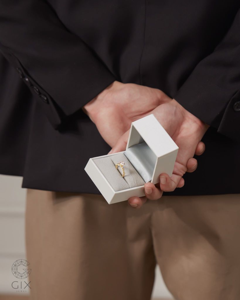  Nhẫn cầu hôn vàng tây 18k đính kim cương - Soft Armor | Gix Jewel 