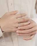  Nhẫn cưới kiểu mới 18k bản to đẹp hình vương miện đính đá Gix Jewel 