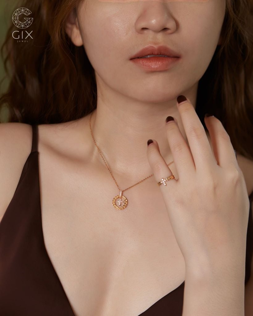  Dây chuyền thánh giá vòng nguyệt quế vàng tây & bạc s925 | Gixjewel 