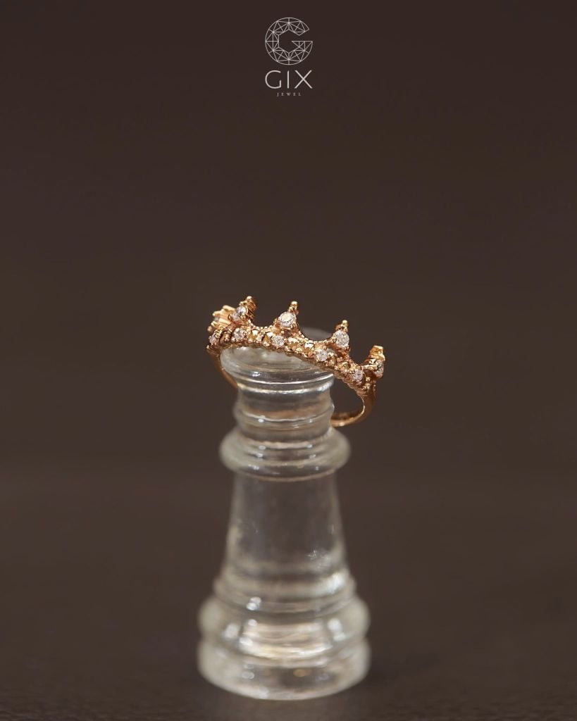  Nhẫn vàng nữ hình vương miện đính kim cương tấm | Gix Jewel 