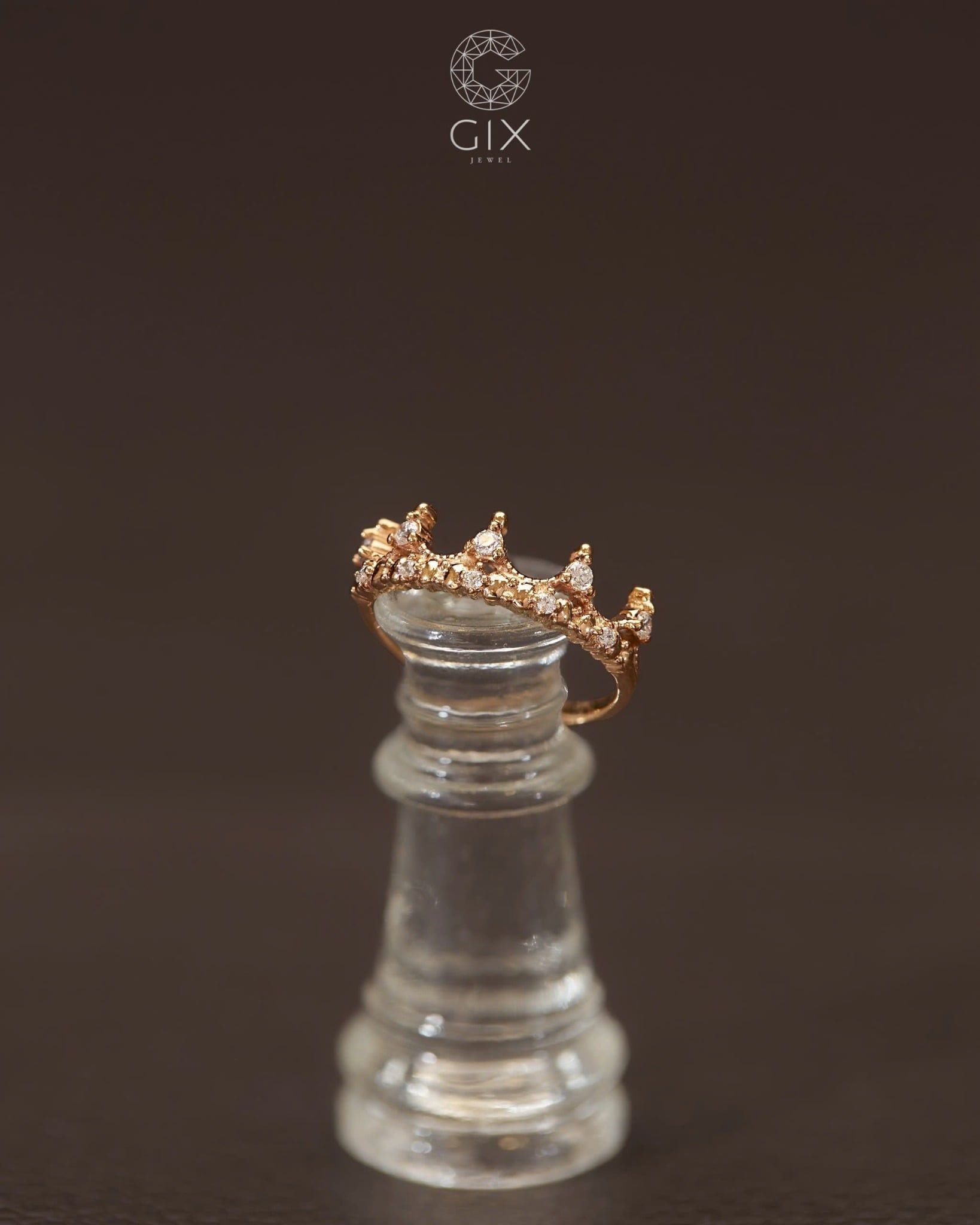  Nhẫn vàng nữ hình vương miện đính kim cương tấm | Gix Jewel 