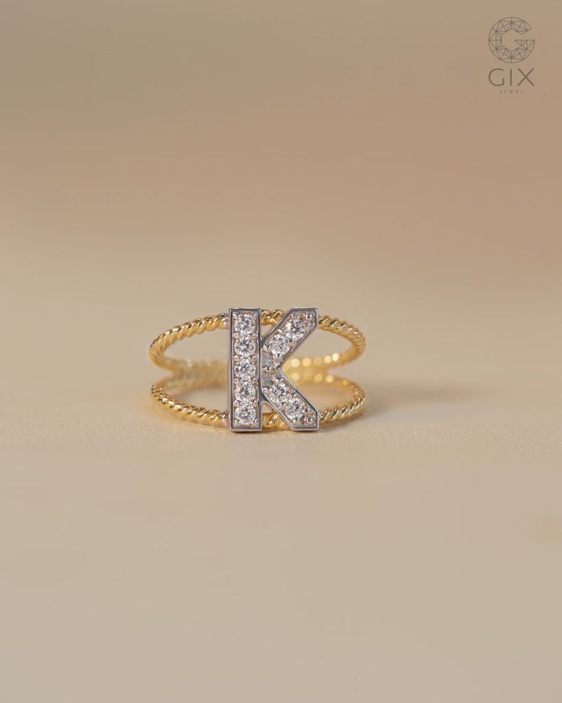  Nhẫn chữ cái theo yêu cầu đai xoắn mảnh đính đá cao cấp | Gix Jewel 