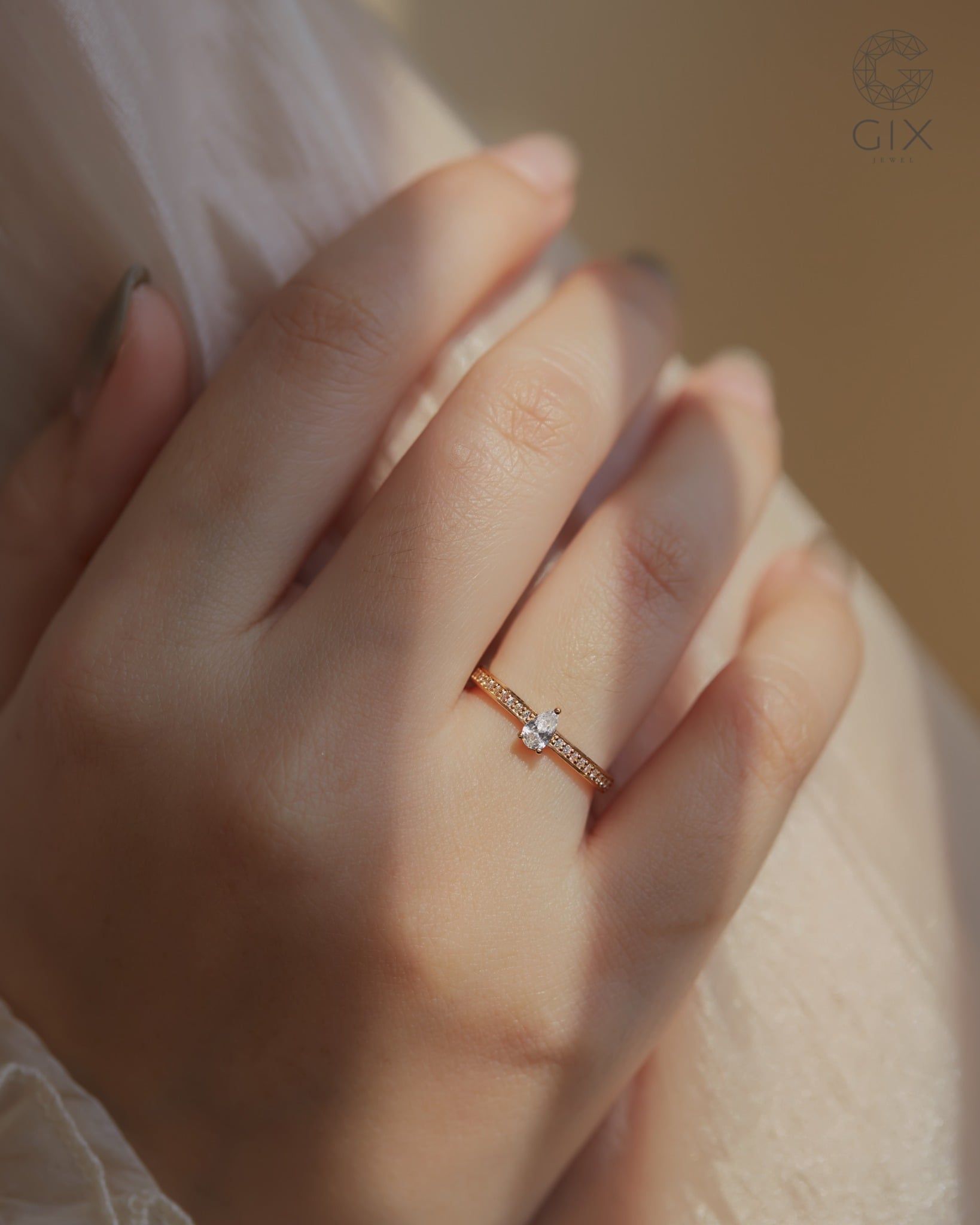  Nhẫn cầu hôn nữ vàng tây đẹp đính kim cương Moissanite Pear | Gixjewel 
