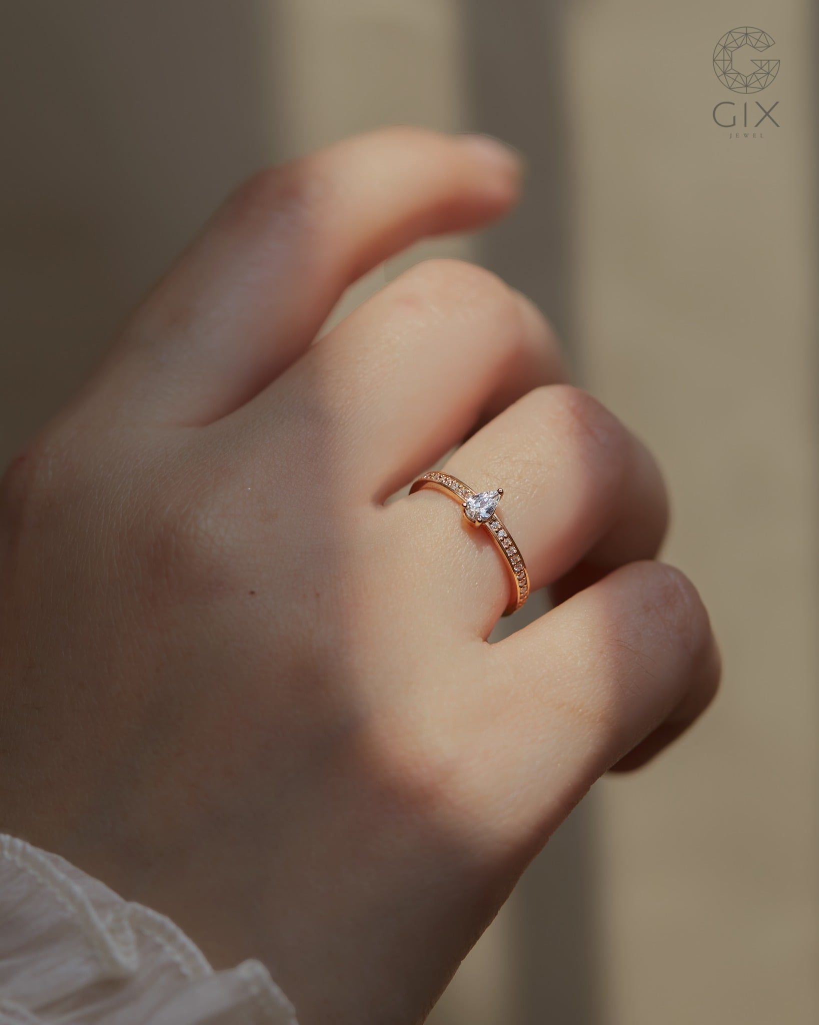  Nhẫn cầu hôn nữ vàng tây đẹp đính kim cương Moissanite Pear | Gixjewel 
