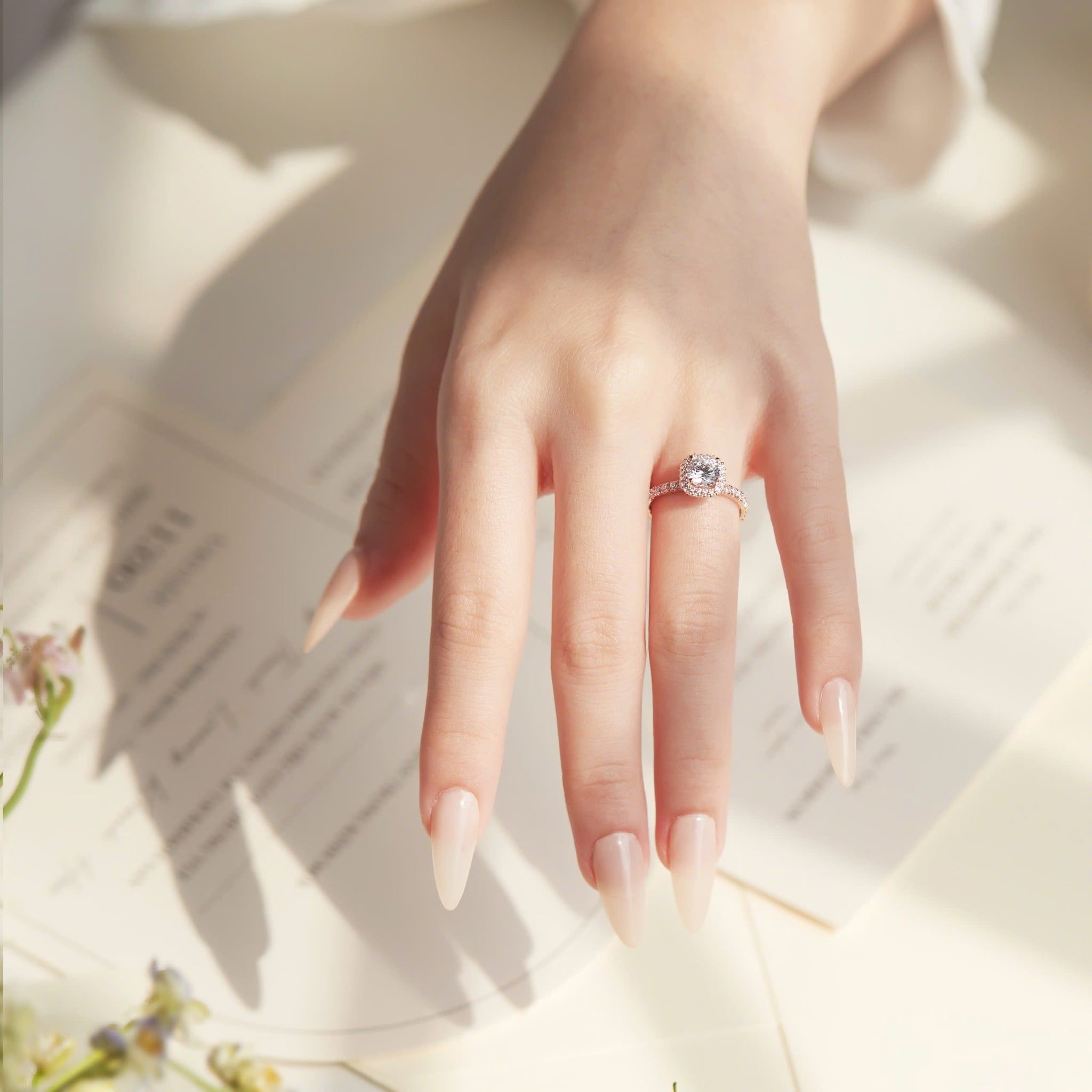  Nhẫn cầu hôn vàng 18k Luxe Halo | Gix Jewel 